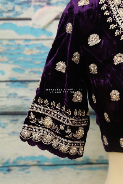 Velvet blouse,zardhosi work,fancy saree,two color saree,flowy saree,lyte weight saree,cocktail saree,wine color saree,onion pink saree blous