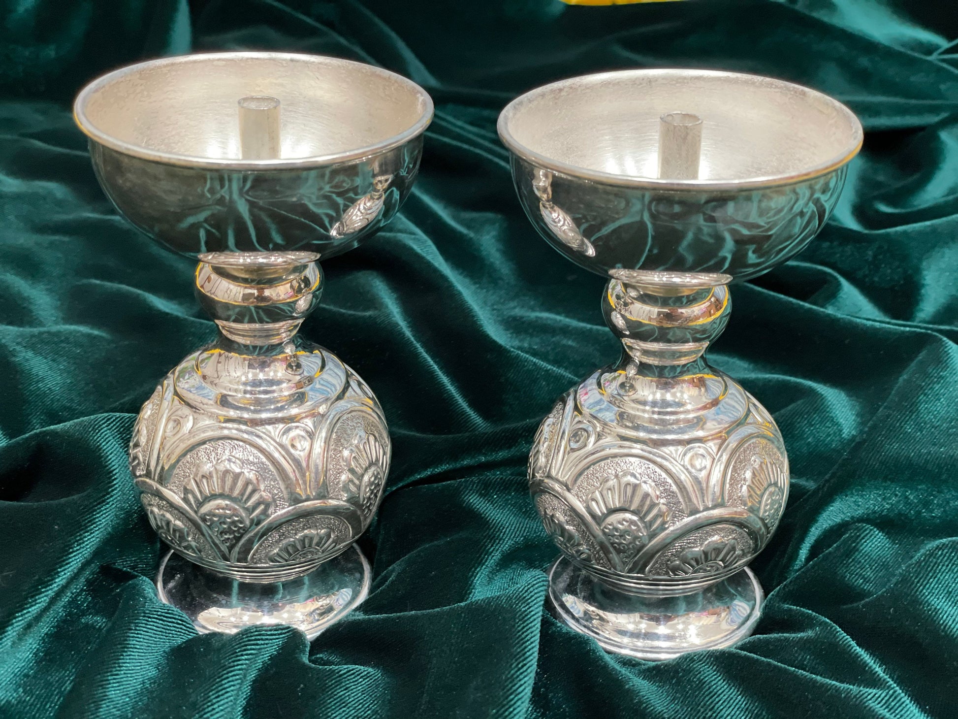 Pure Silver pooja thali,pure silver bell,Pure silver articles indian,indian pooja samagri,silver articles,haldi kumkum container-NIHIRA