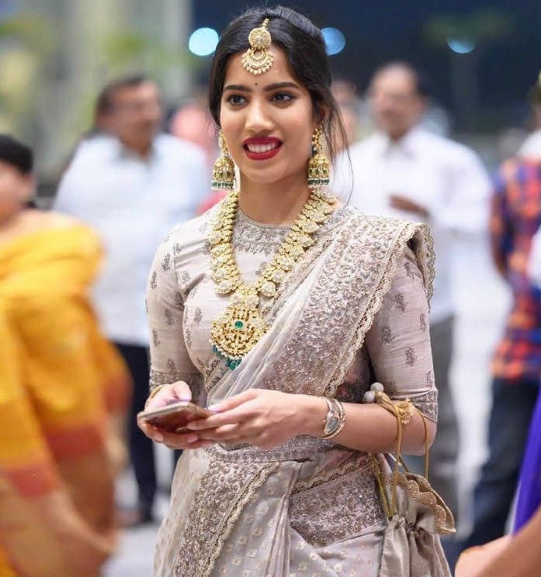 South Indian Bridal Jewelry Indian Bride Telugu Bride Desi Weddings Indian Weddings Big fat indian wedding statement jewelry[Look Book]